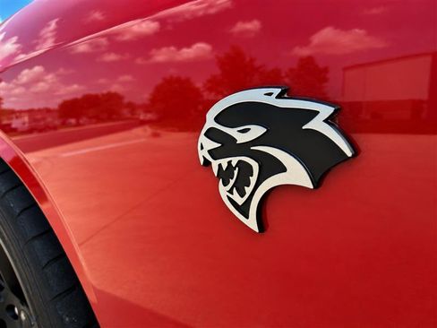 Used 2015 Dodge Challenger SRT Hellcat RWD image 14
