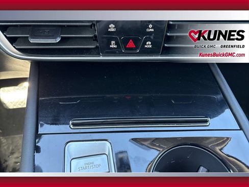 Used 2025 Volkswagen Atlas SE AWD/4WD image 36
