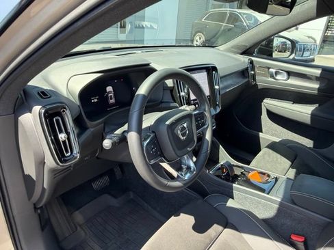 Used 2023 Volvo XC40 Recharge Ultimate w/ Protection Package Premier AWD/4WD image 5