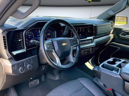 Used 2023 Chevrolet Silverado 1500 LT w/ Protection Package AWD/4WD image 18