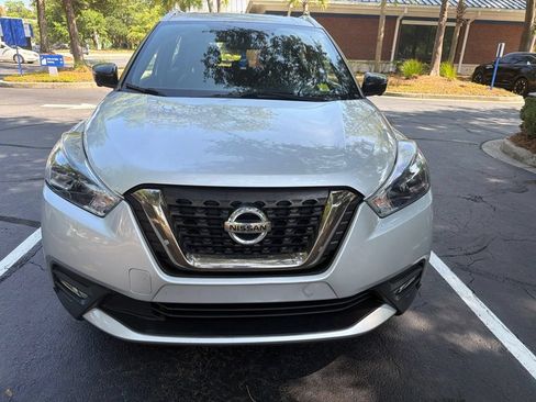 Used 2019 Nissan Kicks SR w/ SR Premium Package FWD image 14