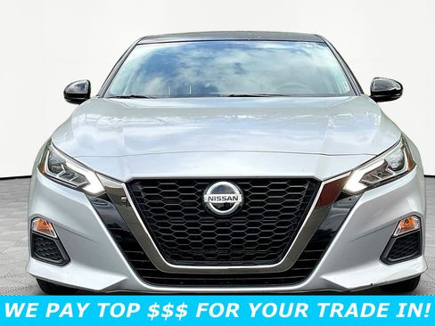 Used 2019 Nissan Altima 2.5 SR w/ SR Premium Package image 2