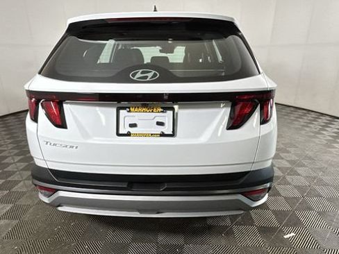 Used 2026 Hyundai Tucson SE FWD image 3