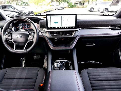 Used 2025 Ford Explorer ST-Line w/ ST-Line Street Pack image 30