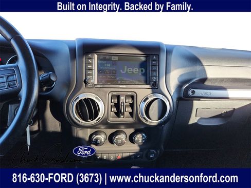 Used 2012 Jeep Wrangler Unlimited Sahara w/ Connectivity Group image 15