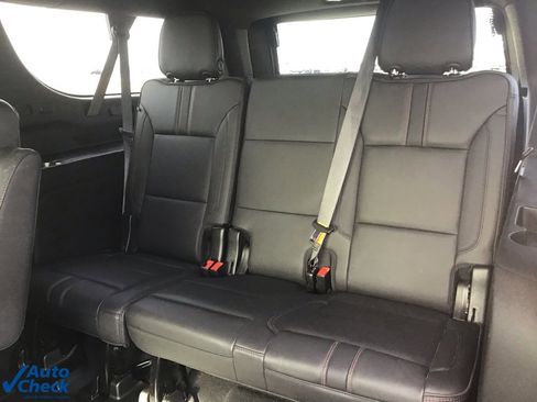 Used 2021 Chevrolet Suburban RST w/ Luxury Package image 13