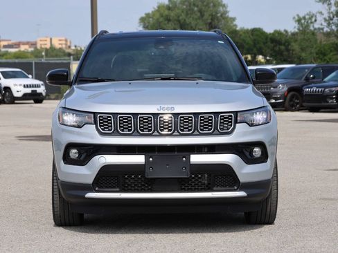 Used 2025 Jeep Compass Limited AWD/4WD image 2