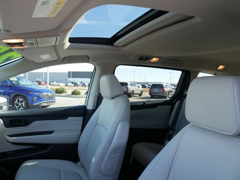 Certified 2025 Honda Odyssey EX-L image 23