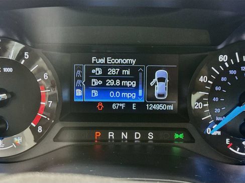 Used 2016 Ford Fusion SE FWD image 11