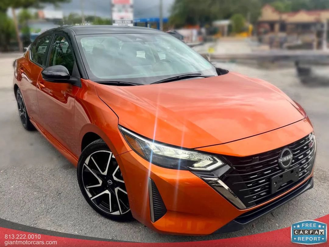 Used 2025 Nissan Sentra SR FWD image 3