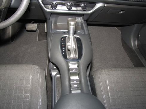 Certified 2025 Honda HR-V LX image 14