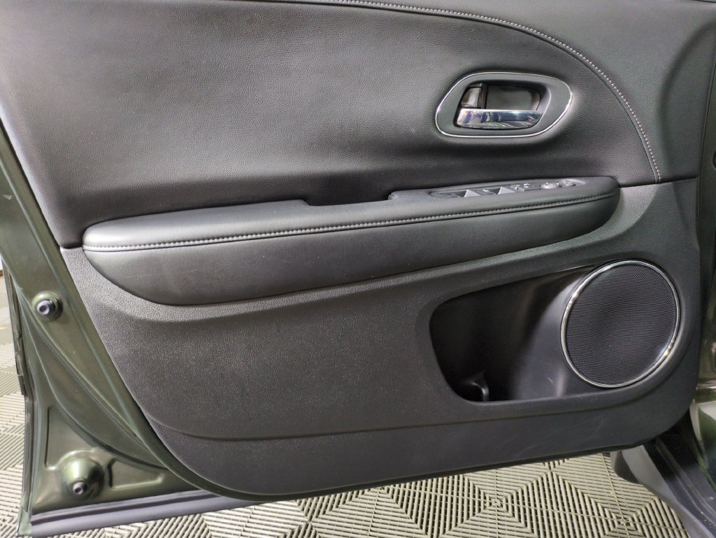 Used 2018 Honda HR-V EX-L image 13