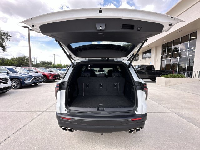 Certified 2024 Chevrolet Traverse LS FWD image 32