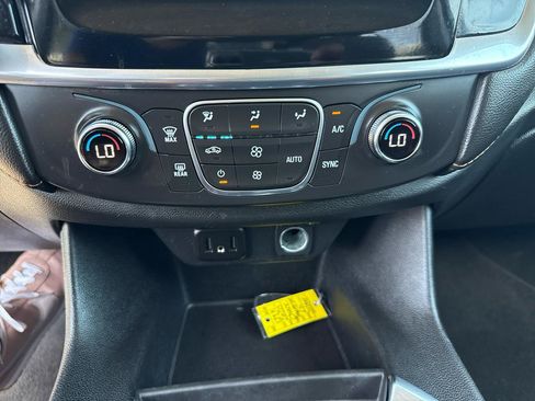 Used 2020 Chevrolet Traverse LS FWD image 23