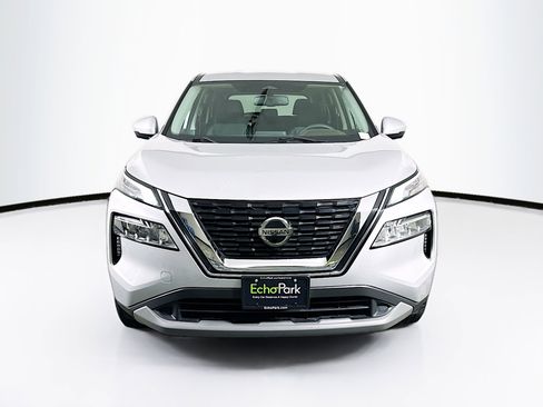 Used 2021 Nissan Rogue SV FWD image 2