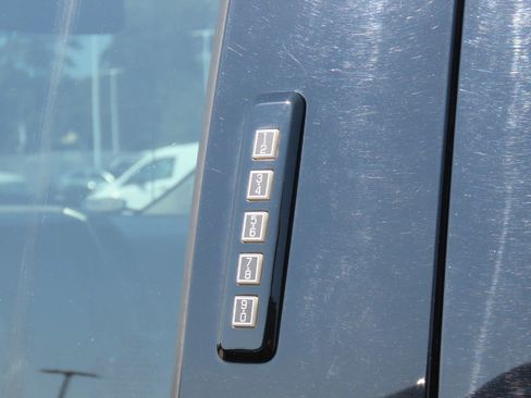 Used 2019 Ford F150 XLT w/ Equipment Group 302A Luxury AWD/4WD image 15