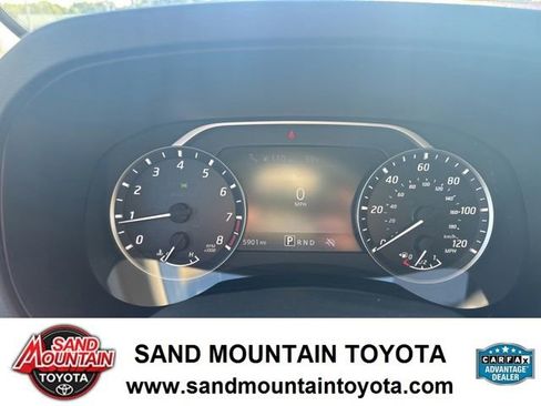 Used 2025 Nissan Frontier SV w/ SV Convenience Package RWD image 14