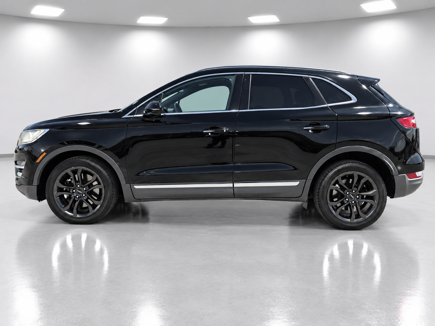Used 2016 Lincoln MKC Select w/ Select Plus Package FWD image 4