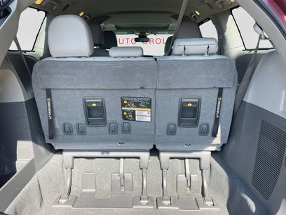 Used 2020 Toyota Sienna XLE w/ XLE Navigation Package