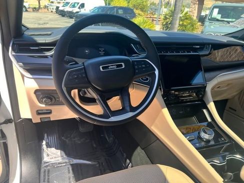 Used 2022 Jeep Grand Cherokee Limited 4xe AWD/4WD image 15