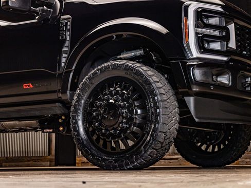 Used 2026 Ford F450 Platinum w/ FX4 Off-Road Package image 16