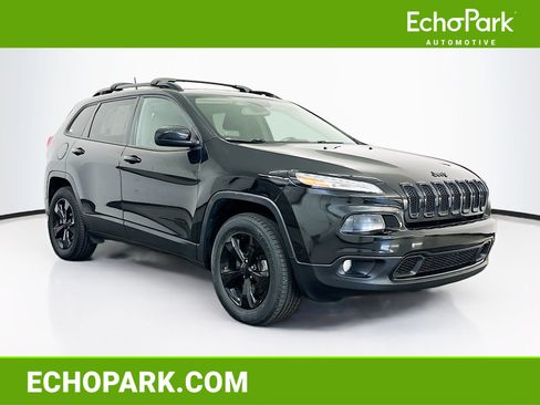 Used 2016 Jeep Cherokee Latitude w/ Cold Weather Group AWD/4WD image 1