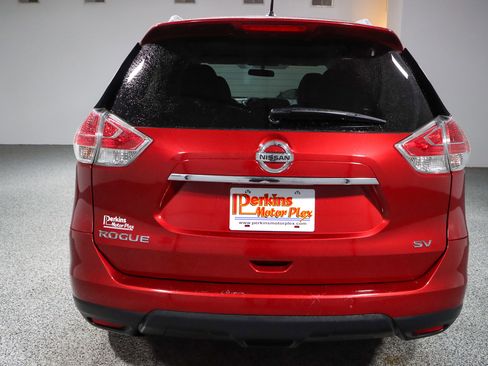 Used 2016 Nissan Rogue SV image 8