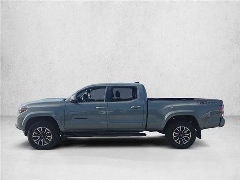 Used 2022 Toyota Tacoma TRD Sport w/ Black Out Package (TMS) RWD image 8