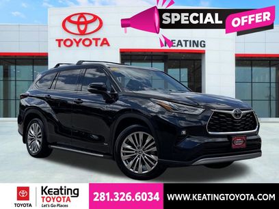 Certified 2025 Toyota Highlander Platinum