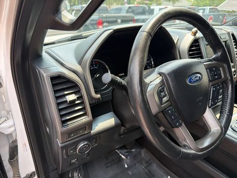 Used 2018 Ford Expedition XLT w/ Equipment Group 202A AWD/4WD image 11