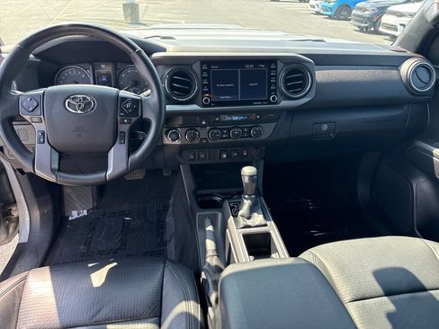 Used 2021 Toyota Tacoma TRD Sport AWD/4WD image 15