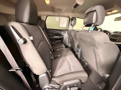 Used 2019 Dodge Journey SE w/ Connectivity Group FWD image 17