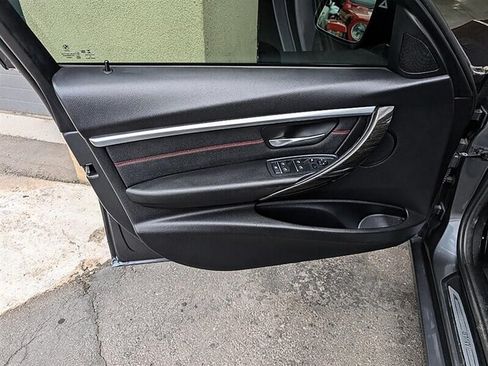 Used 2018 BMW 330i Sedan w/ Convenience Package RWD image 18