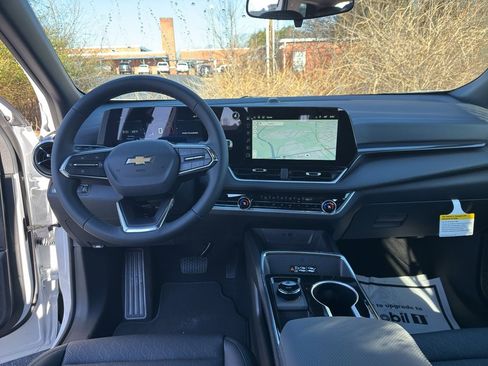 New 2026 Chevrolet Equinox LT w/ Convenience Package II image 18