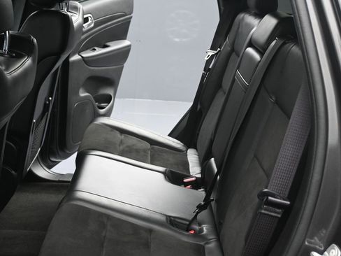 Used 2021 Jeep Grand Cherokee Laredo X image 21