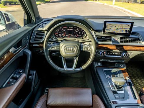 Used 2018 Audi Q5 Prestige w/ Prestige Package image 13