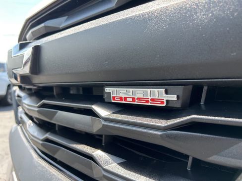 Used 2026 Chevrolet Colorado Trail Boss AWD/4WD image 10