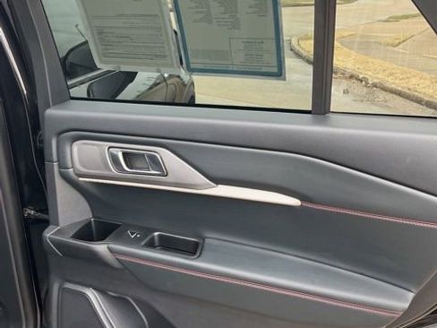 Used 2025 Ford Explorer ST-Line w/ Premium Package image 10