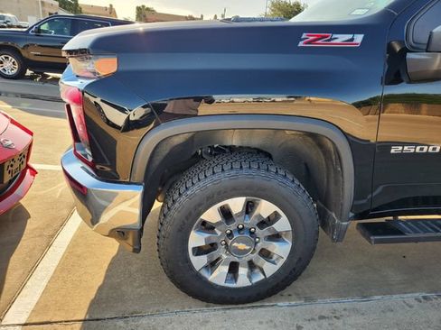 Used 2023 Chevrolet Silverado 2500 LT w/ Convenience Package AWD/4WD image 7
