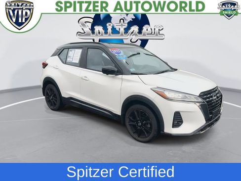 Used 2023 Nissan Kicks SR w/ SR Premium Package FWD image 2