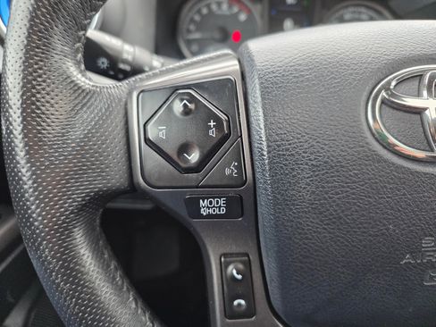 Used 2018 Toyota Tacoma TRD Sport AWD/4WD image 20