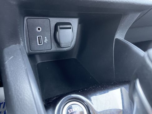 Used 2021 Nissan Versa SV image 34