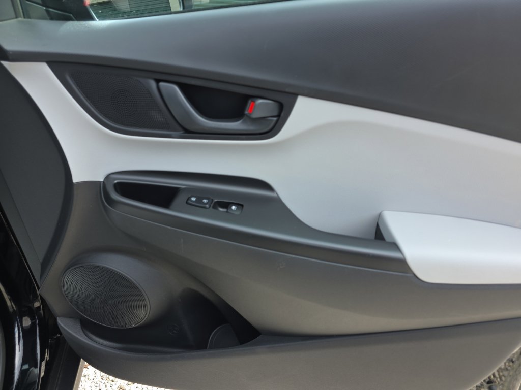 Used 2023 Hyundai Kona SEL AWD/4WD image 19
