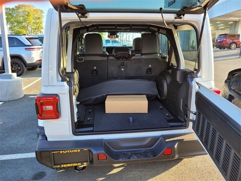 New 2025 Jeep Wrangler Sahara image 17