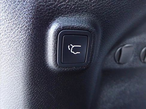 Used 2021 Jeep Cherokee Limited image 9