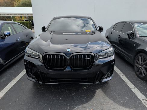 Used 2024 BMW X4 M40i w/ Premium Package image 2