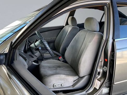 Used 2005 Nissan Altima 2.5 S w/ (F01) Convenience Pkg FWD image 18