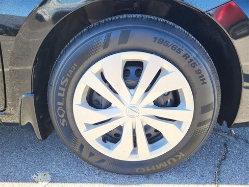 Used 2025 Nissan Versa S w/ Trunk Package image 16