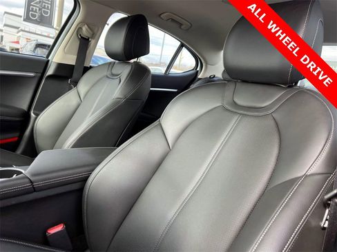 Certified 2025 Genesis G70 2.5T image 11