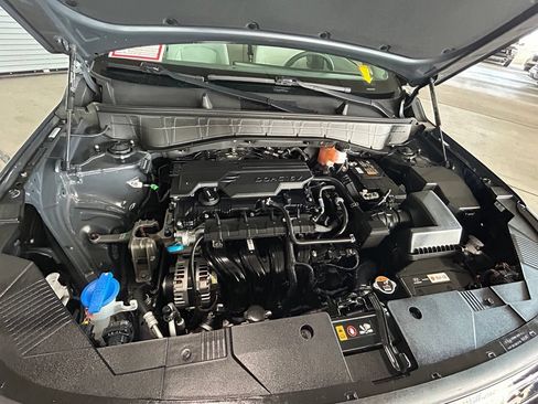 Used 2025 Hyundai Kona SEL FWD image 34